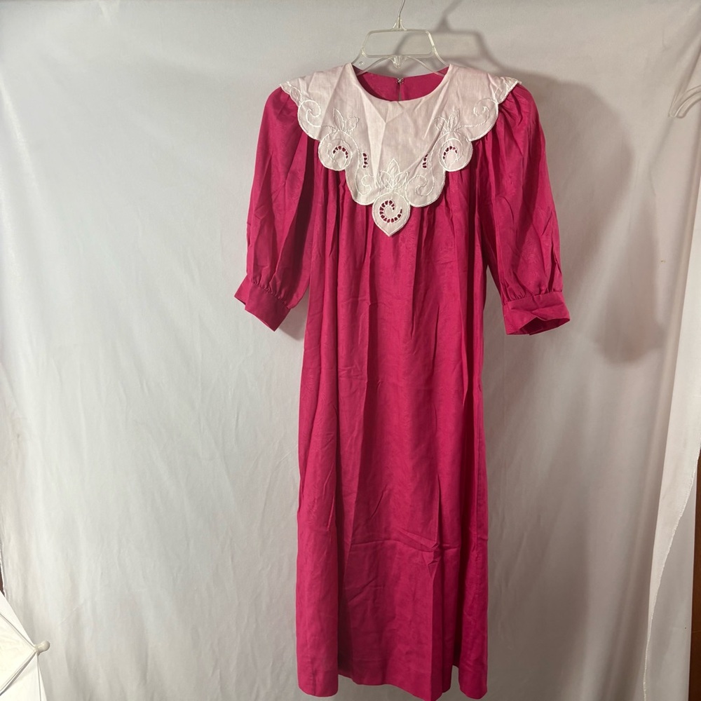Vintage Elegant Magenta Long Sleeve Dress with Lace Detail